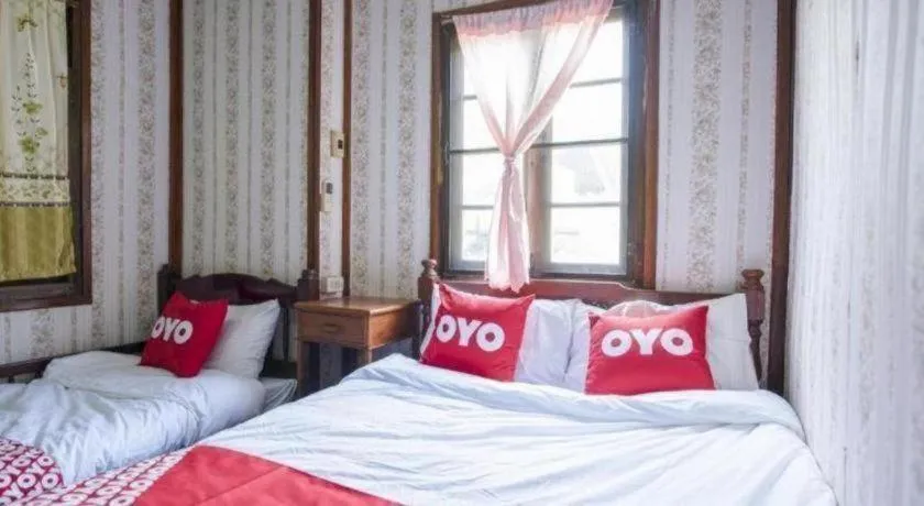 Bed in Raknatee Resort