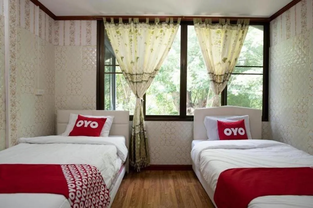 Bed in Raknatee Resort