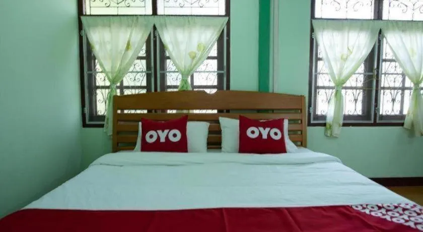 Bed in Raknatee Resort