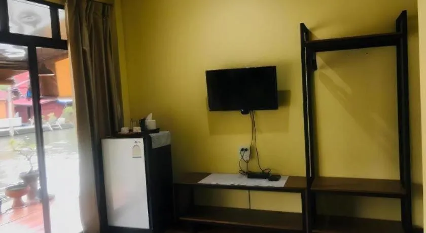 BAAN PITUMATA AMPHAWA