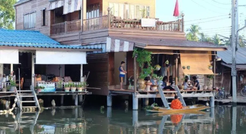 BAAN PITUMATA AMPHAWA