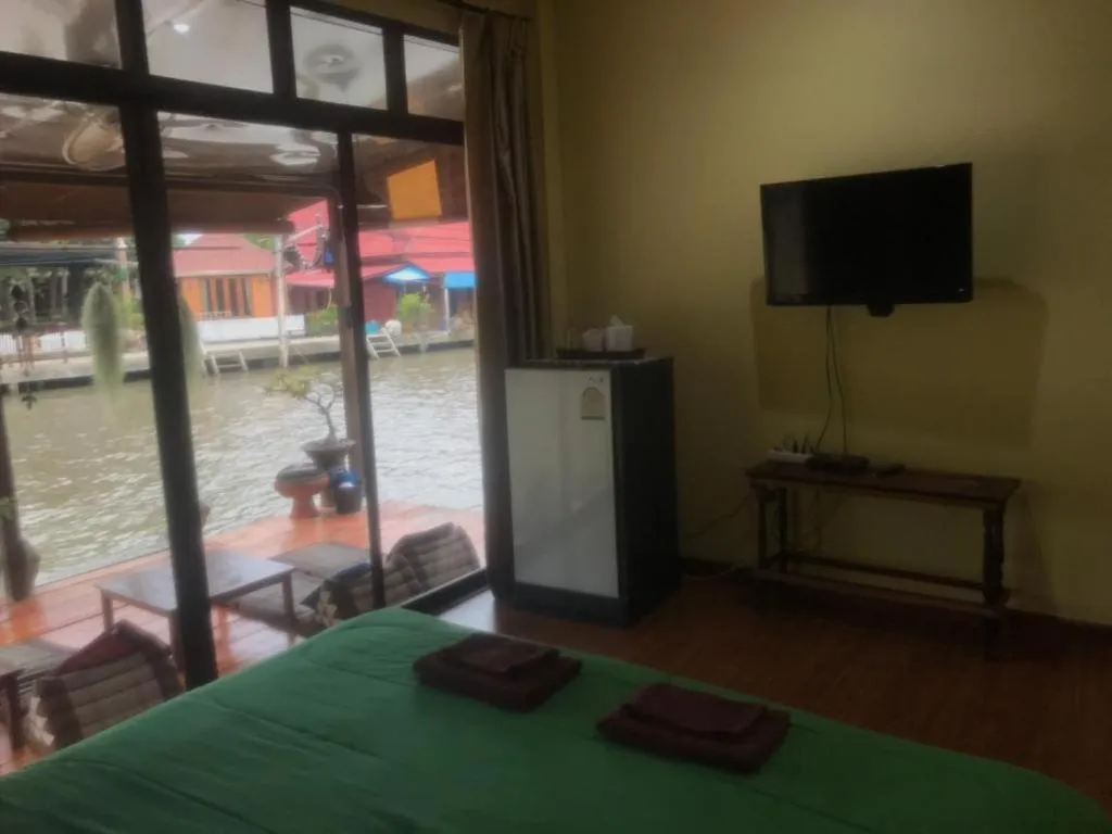 Bed in BAAN PITUMATA AMPHAWA