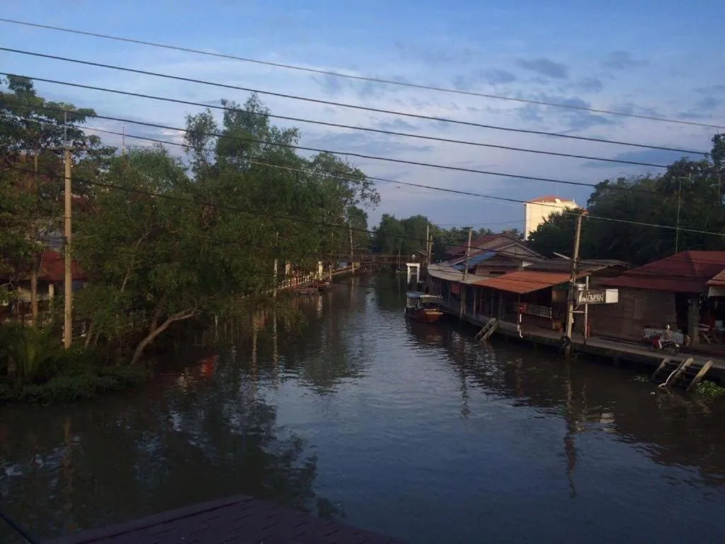 BAAN PITUMATA AMPHAWA