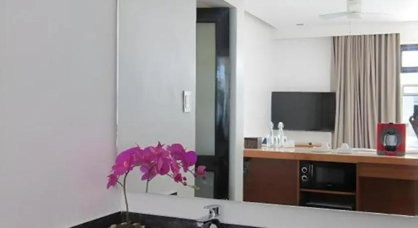 White Breeze Palawan Boutique Hotel