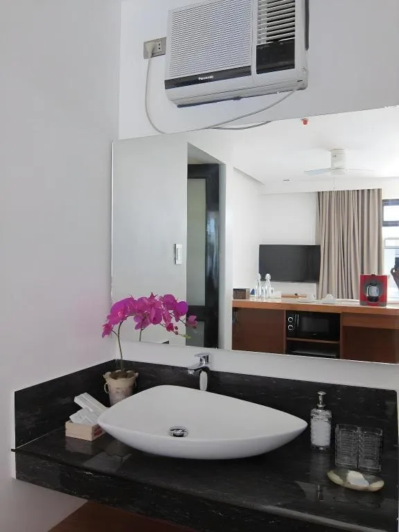 White Breeze Palawan Boutique Hotel