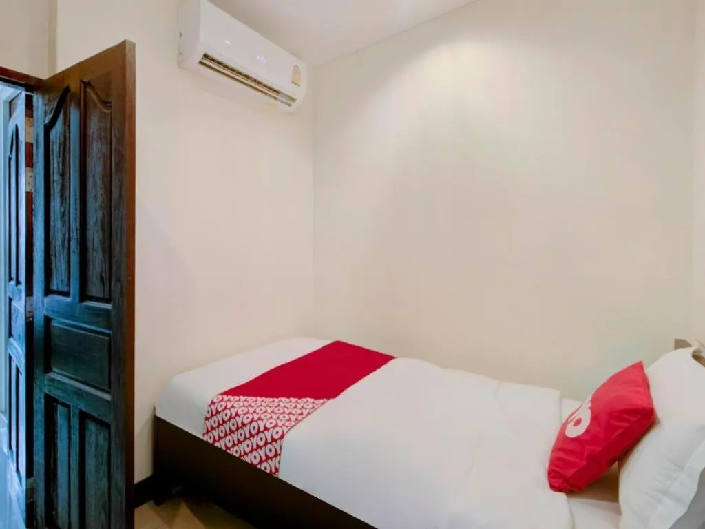 Bed in OYO 253 KK 11 Boutique Inn