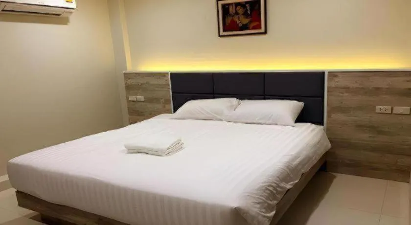 Bed in Sattahip 9 Boutique Hotel