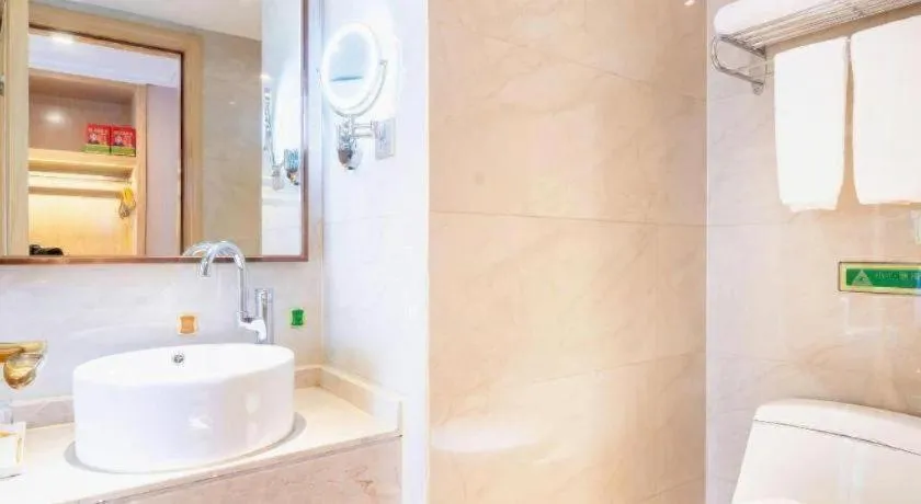 Vienna Hotel Nanning Xiangsi Lake University Town