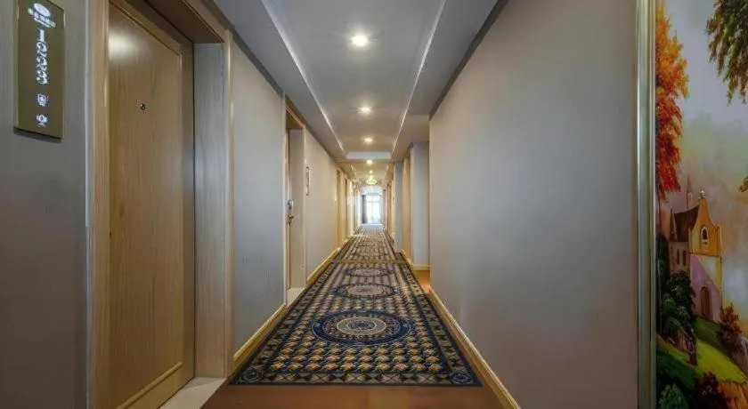 Vienna Hotel Nanning Xiangsi Lake University Town