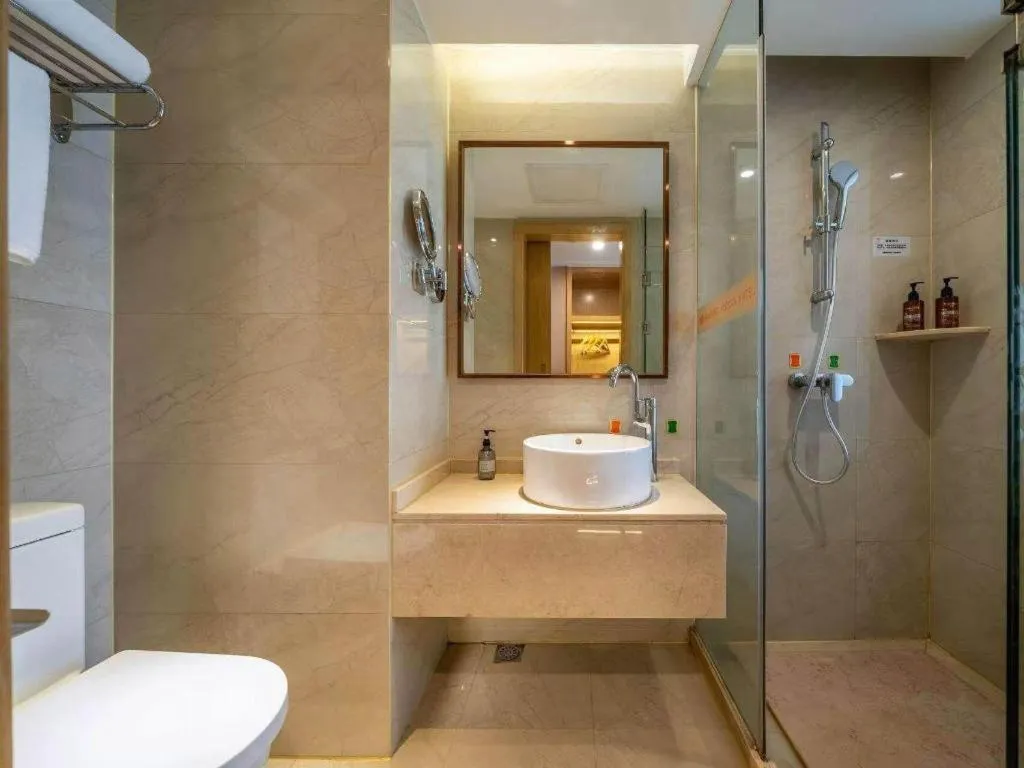 Vienna Hotel Nanning Xiangsi Lake University Town