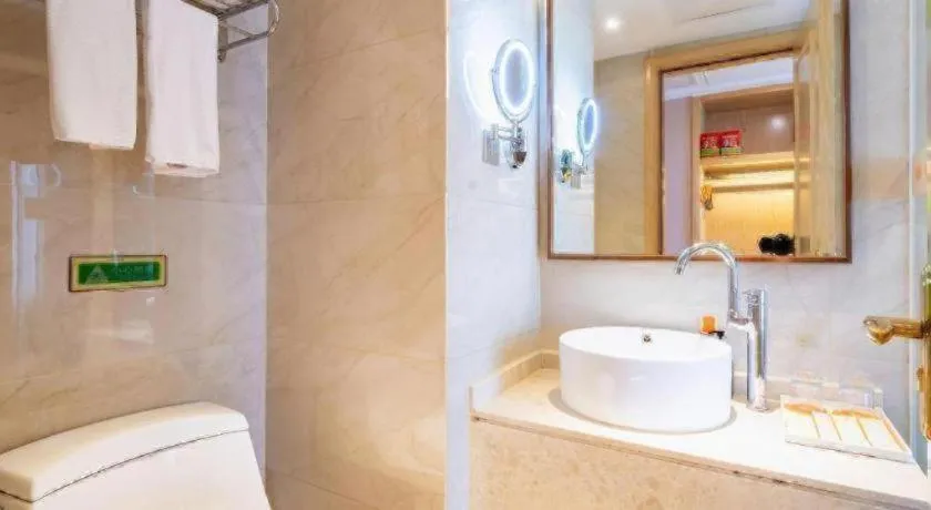 Vienna Hotel Nanning Xiangsi Lake University Town