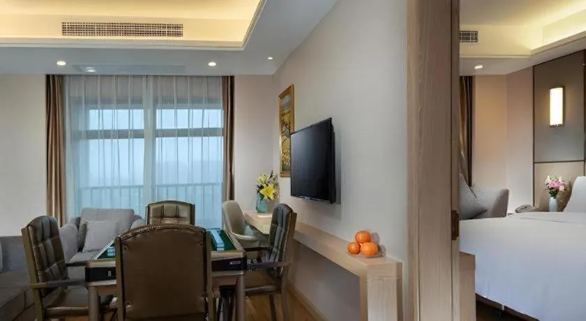 Vienna Hotel Nanning Xiangsi Lake University Town