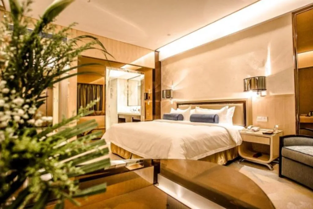 Bed in Shanghai Fuyue Hotel