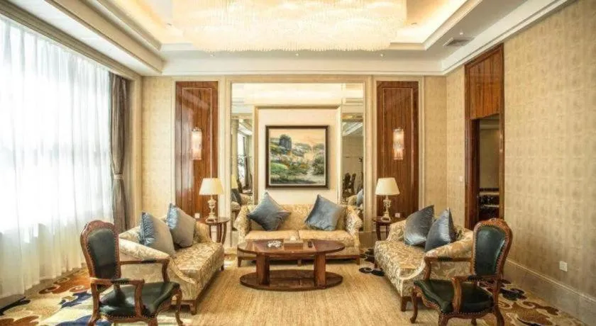 Shanghai Fuyue Hotel