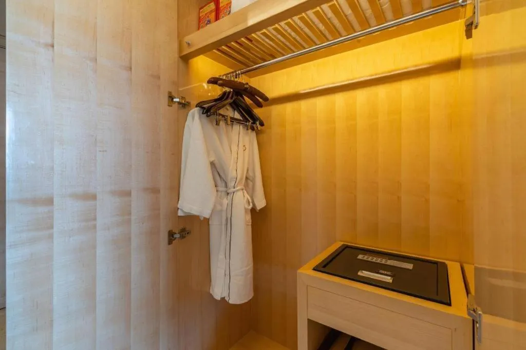 Shanghai Fuyue Hotel