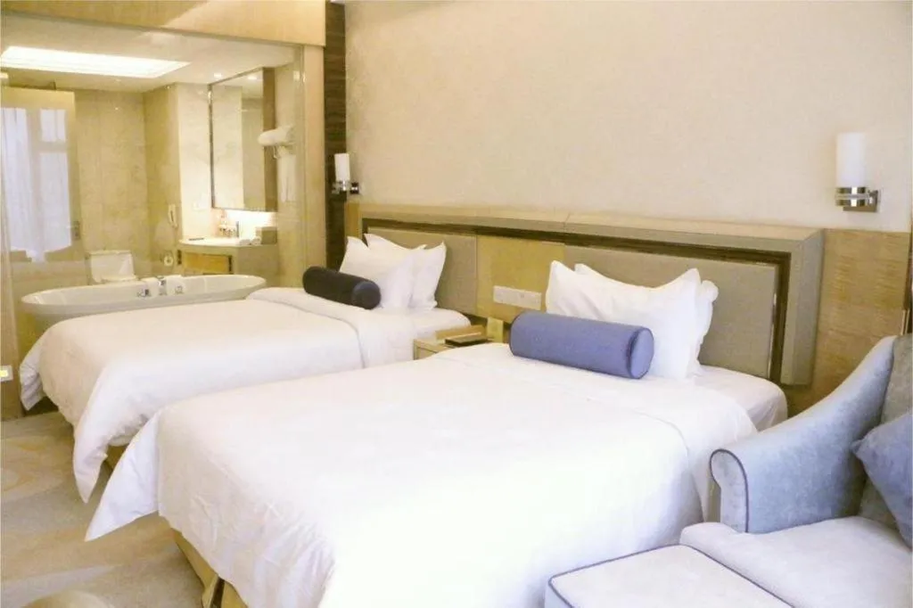 Bed in Shanghai Fuyue Hotel