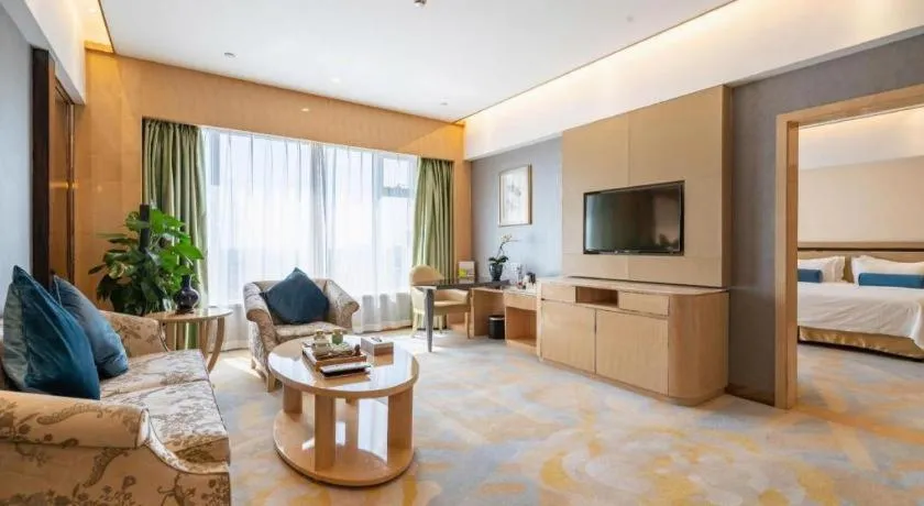 Bed in Shanghai Fuyue Hotel