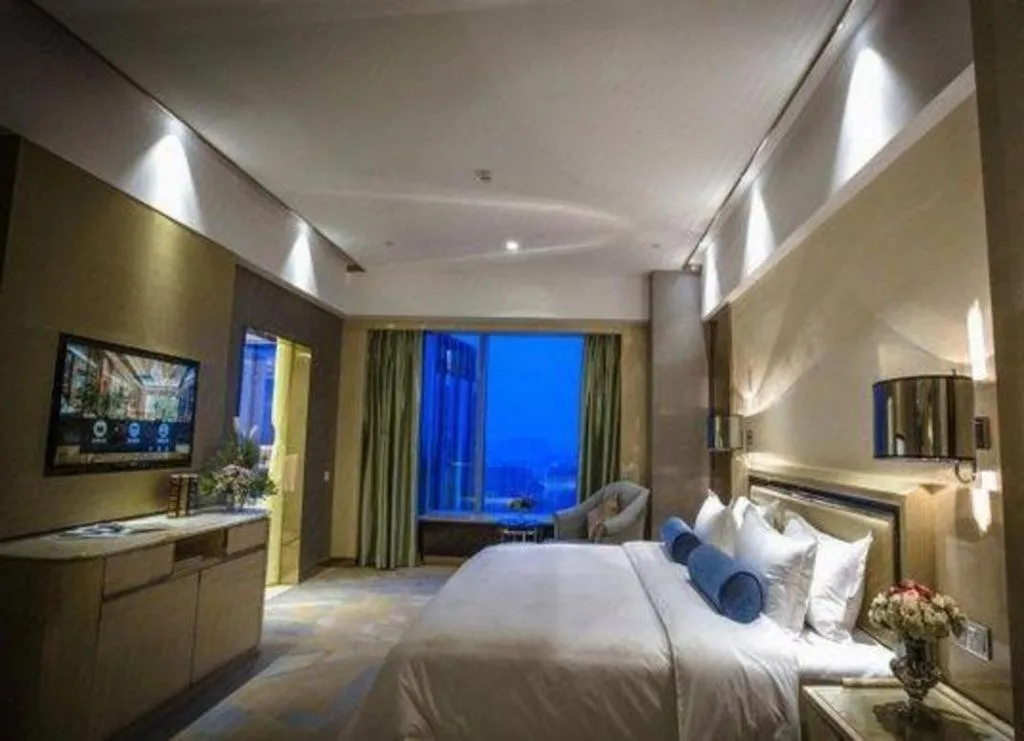 Bed in Shanghai Fuyue Hotel