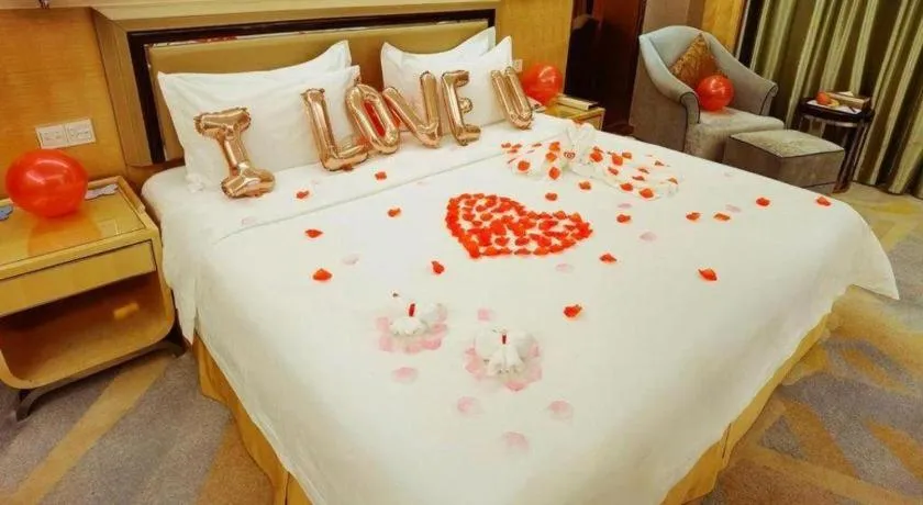 Bed in Shanghai Fuyue Hotel