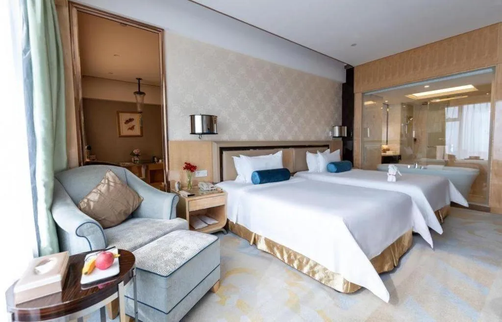 Bed in Shanghai Fuyue Hotel