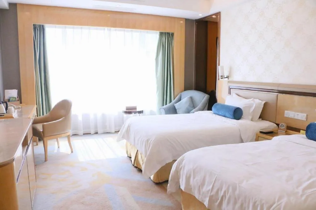 Bed in Shanghai Fuyue Hotel