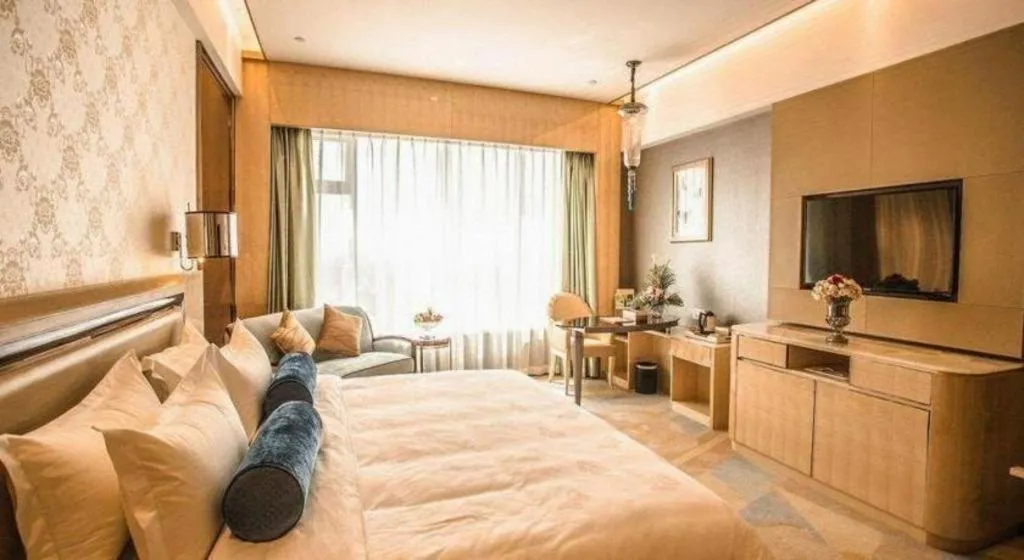 Bed in Shanghai Fuyue Hotel