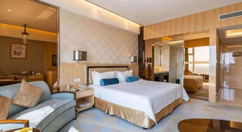 Bed in Shanghai Fuyue Hotel