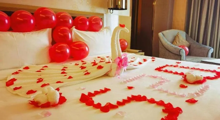 Bed in Shanghai Fuyue Hotel