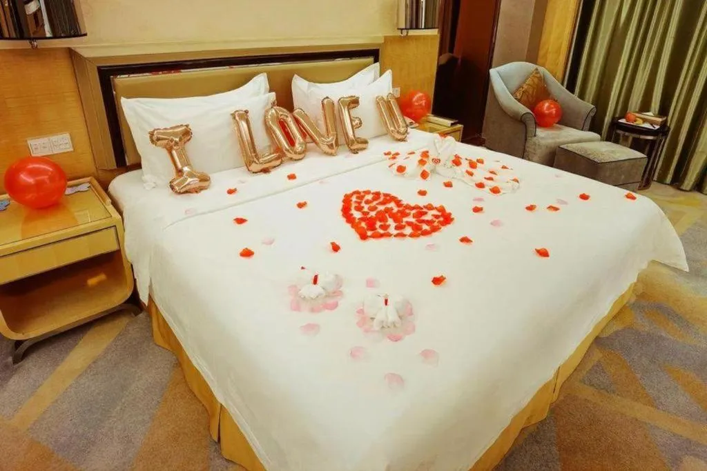 Bed in Shanghai Fuyue Hotel