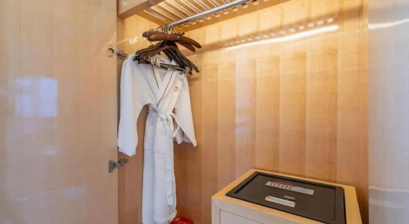 Shanghai Fuyue Hotel