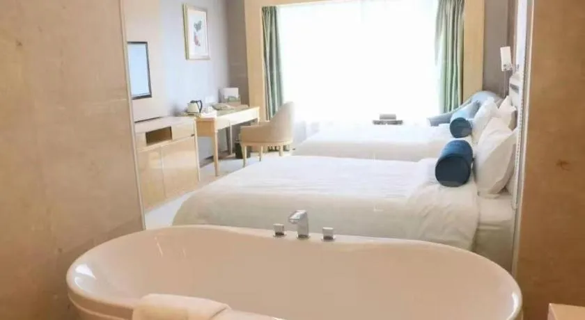 Bed in Shanghai Fuyue Hotel