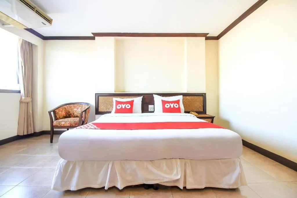 Bed in OYO 383 White inn hotel