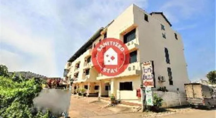 OYO 383 White inn hotel