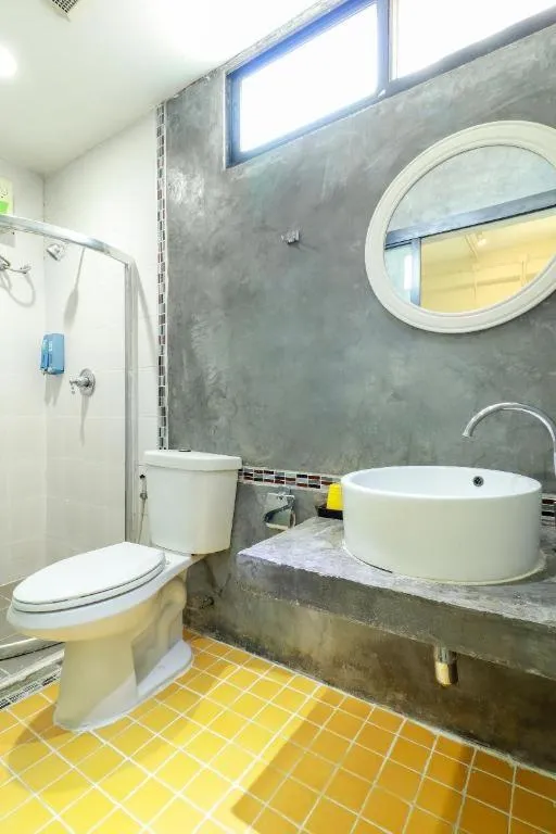 OYO 412 7 Days Hotel