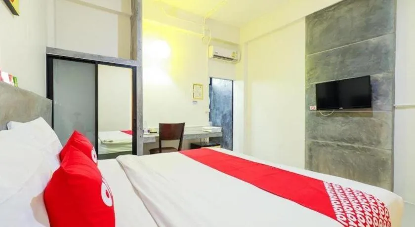 Bed in OYO 412 7 Days Hotel