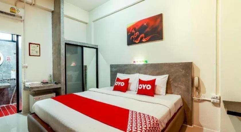 Bed in OYO 412 7 Days Hotel