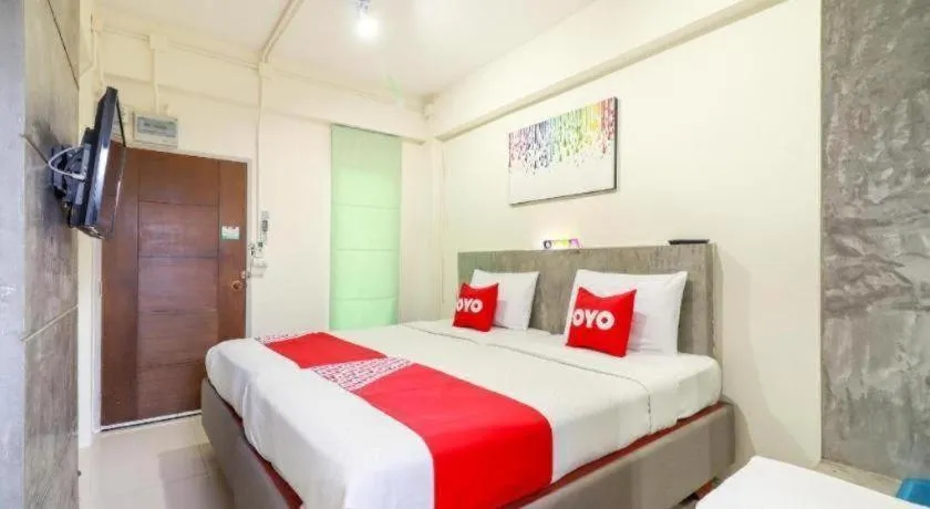 Bed in OYO 412 7 Days Hotel