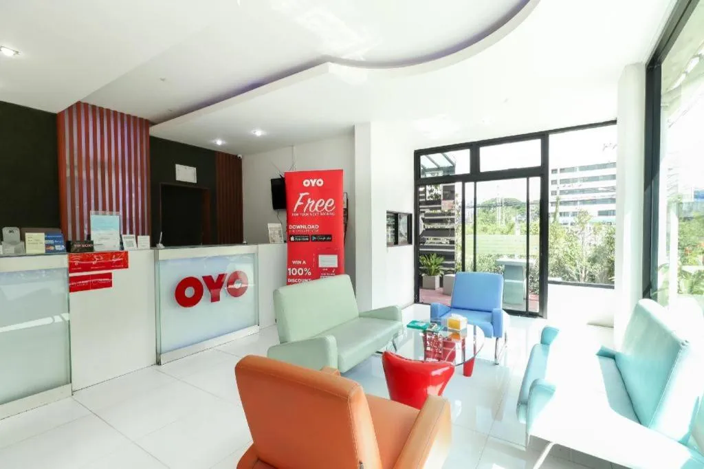 OYO 412 7 Days Hotel