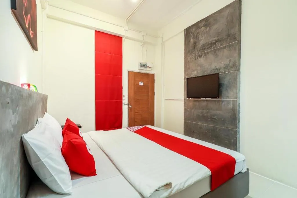 Bed in OYO 412 7 Days Hotel