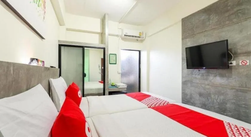 Bed in OYO 412 7 Days Hotel