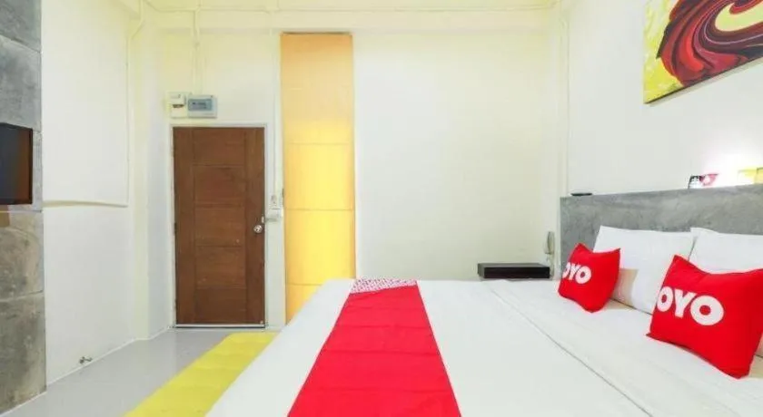 Bed in OYO 412 7 Days Hotel