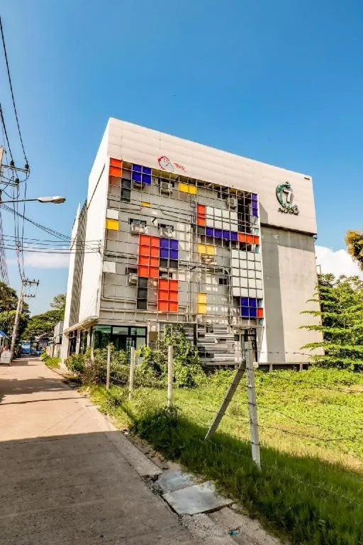 OYO 412 7 Days Hotel