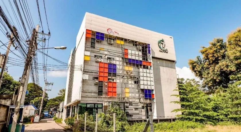 OYO 412 7 Days Hotel