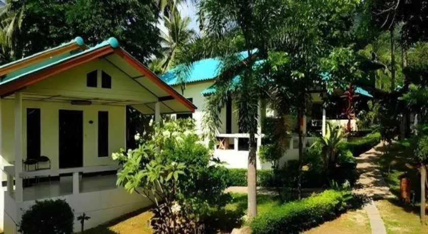 Green Cottage Beach Resort
