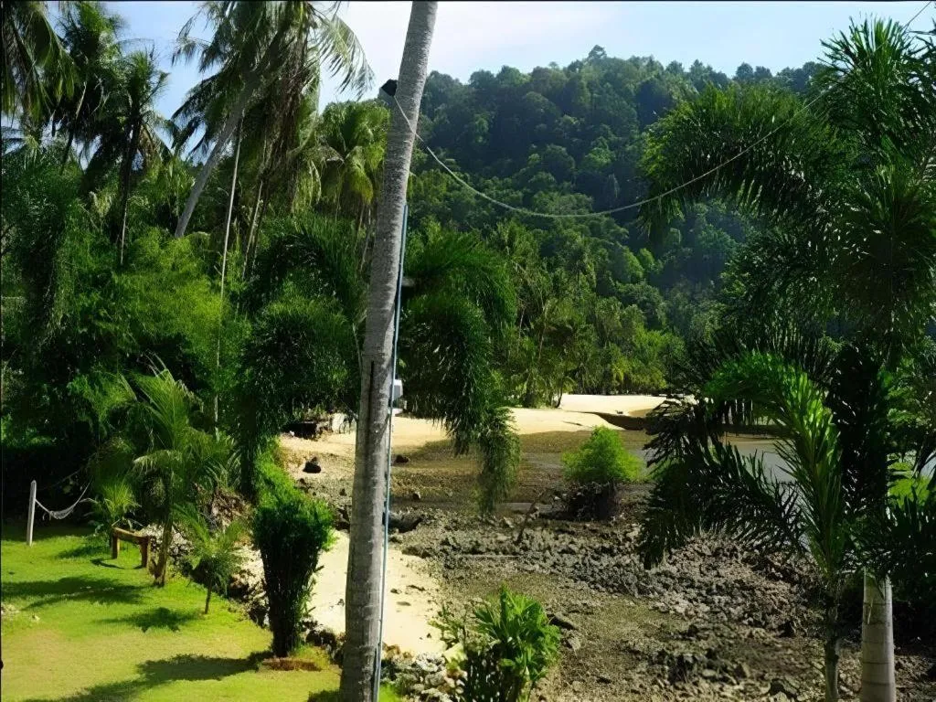 Green Cottage Beach Resort