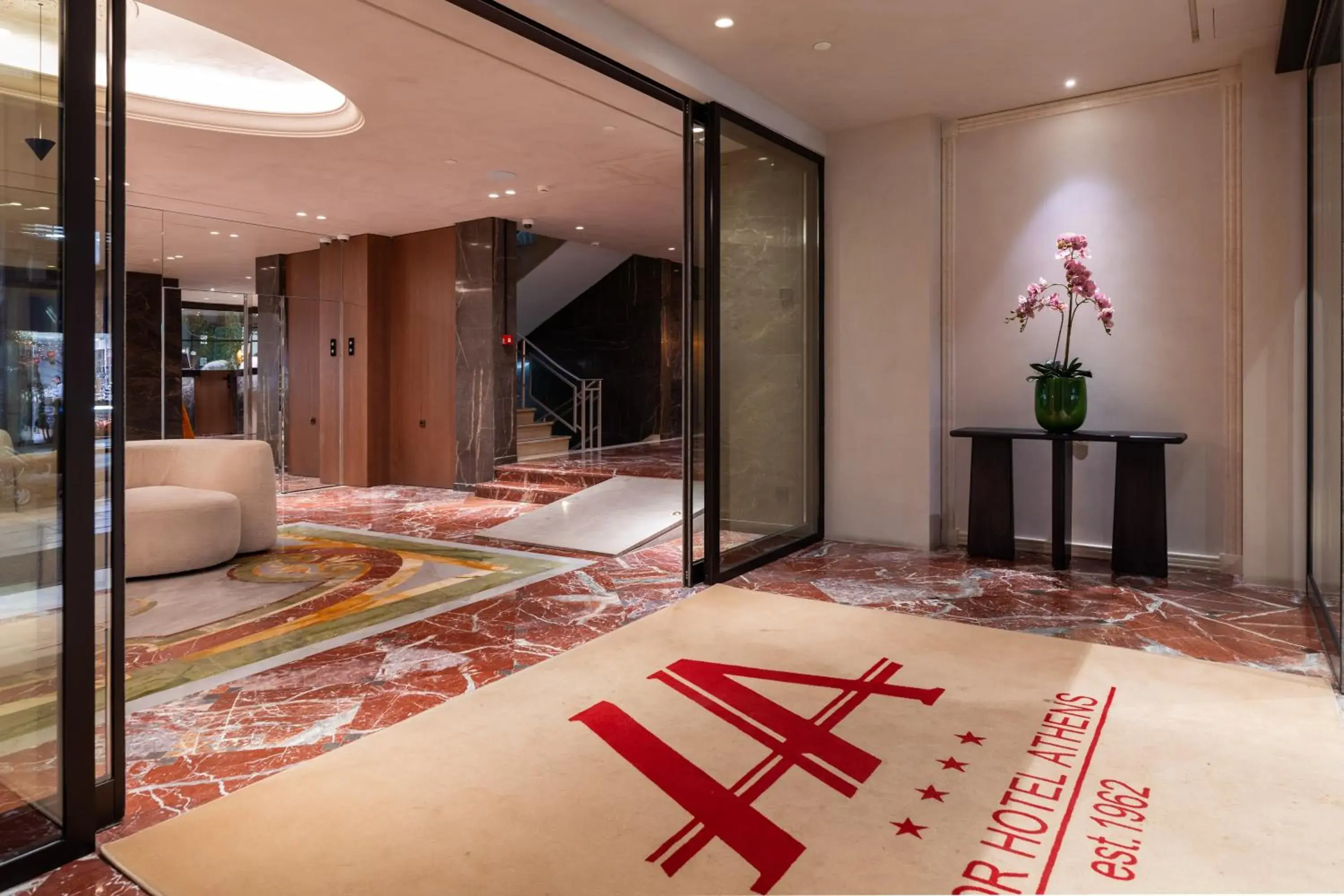 Facade/entrance in Astor Hotel Athens Facade/entrance in Astor Hotel Athens