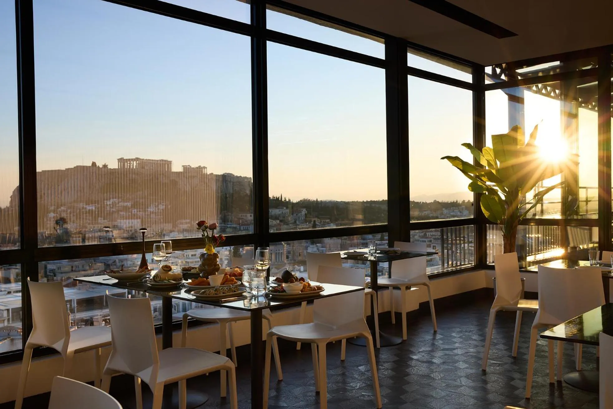 Restaurant/places to eat in Astor Hotel Athens
