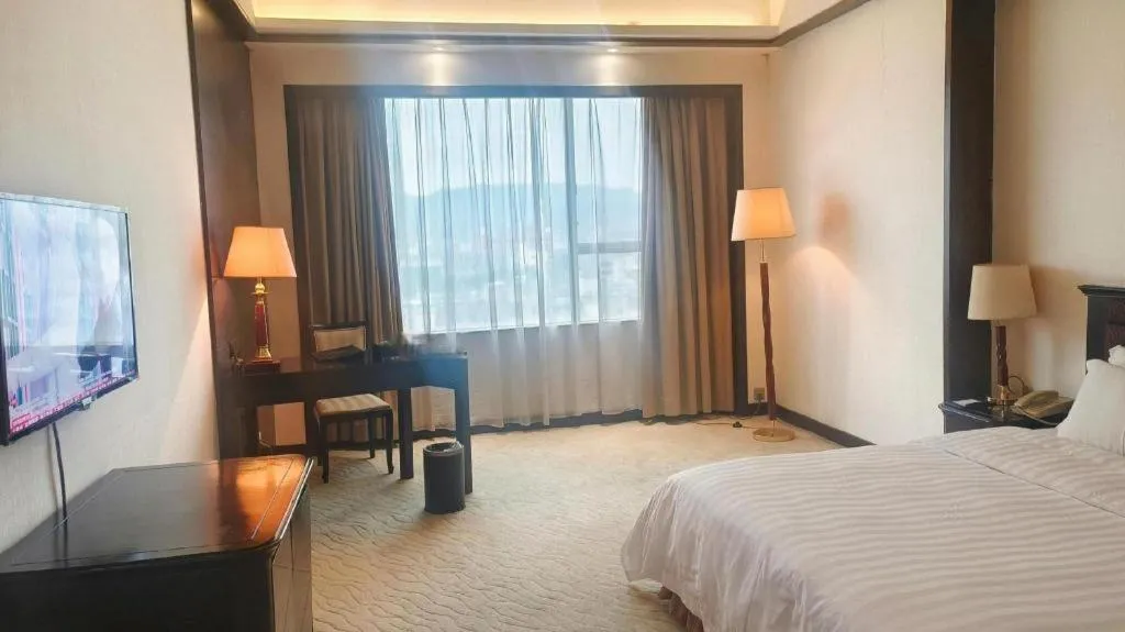 Bed in Metropolitan Hotel