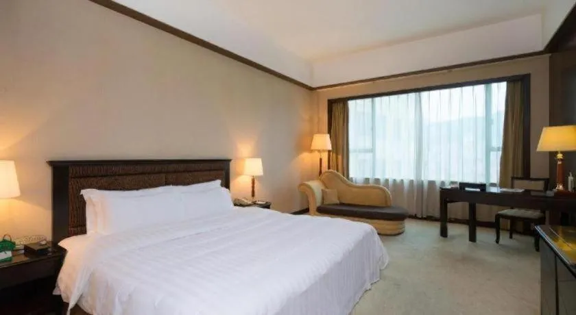 Bed in Metropolitan Hotel