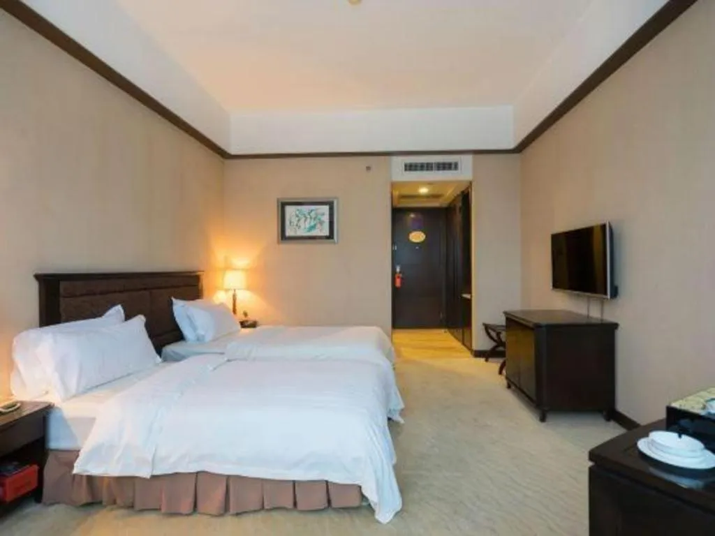 Bed in Metropolitan Hotel